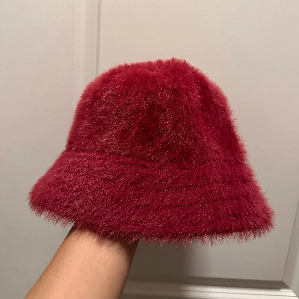 Urban Outfitters fuzzy maroon bucket hat - Picture 3 of 4